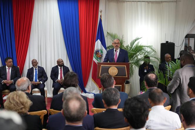 Le premier ministre haïtien, Alix Didier Fils-Aimé, prend la parole lors de la cérémonie marquant la fin du Conseil présidentiel de transition, à Port-au-Prince, en Haïti, samedi 7 février 2026.