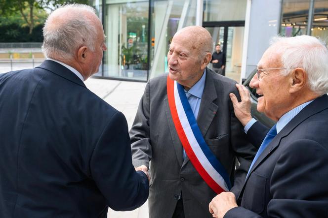 André Santini, 85 ans et hospitalisé, est candidat aux municipales à  Issy-les-Moulineaux