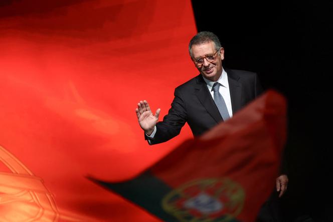 Antonio Jose Seguro Wins Portuguese Presidency in Landslide Victory