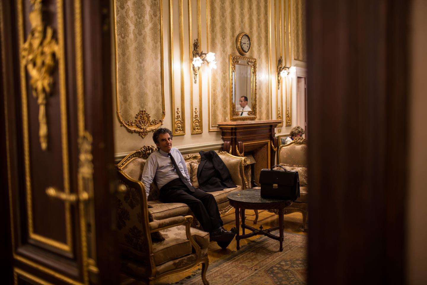 « Tout le monde savait qu’il ne payait rien » : comment l’affaire Epstein a fini par faire chuter Jack Lang