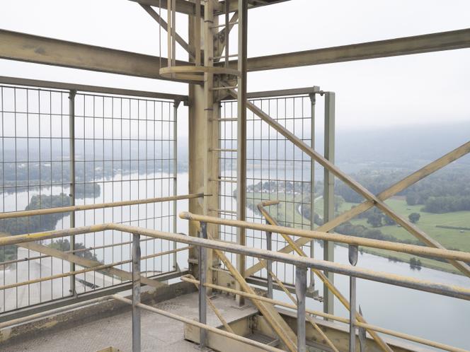 Vue depuis la grande tour de préchauffage de la cimenterie de Vicat, à Montalieu-Vercieu, en Isère, le 1ᵉʳ octobre 2025.