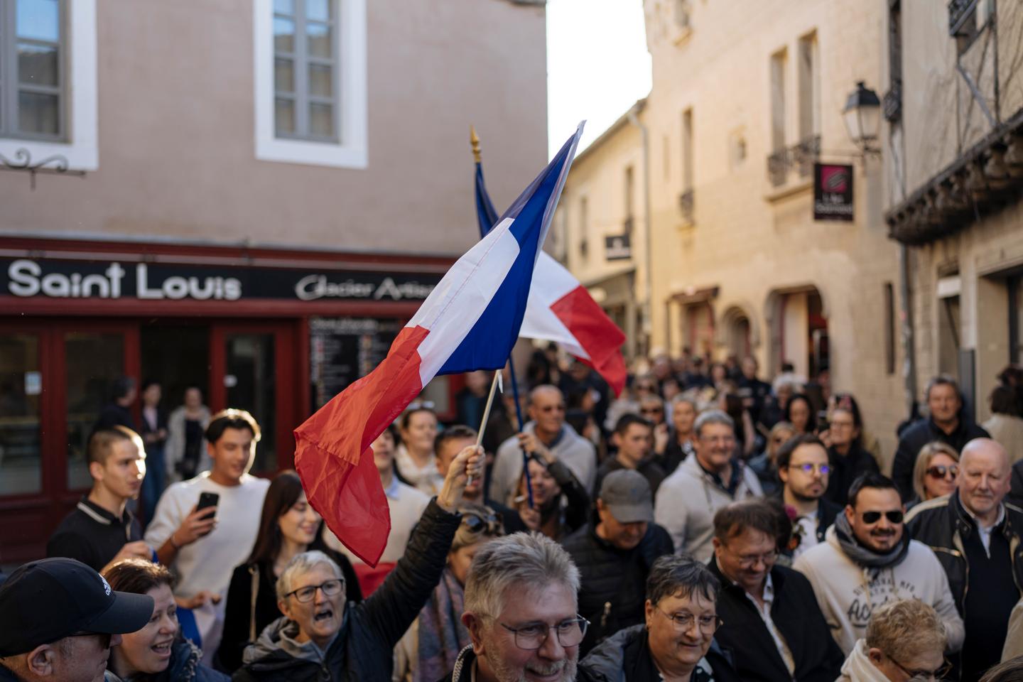 La défiance envers les politiques approche un point de non-retour, selon le baromètre Cevipof
