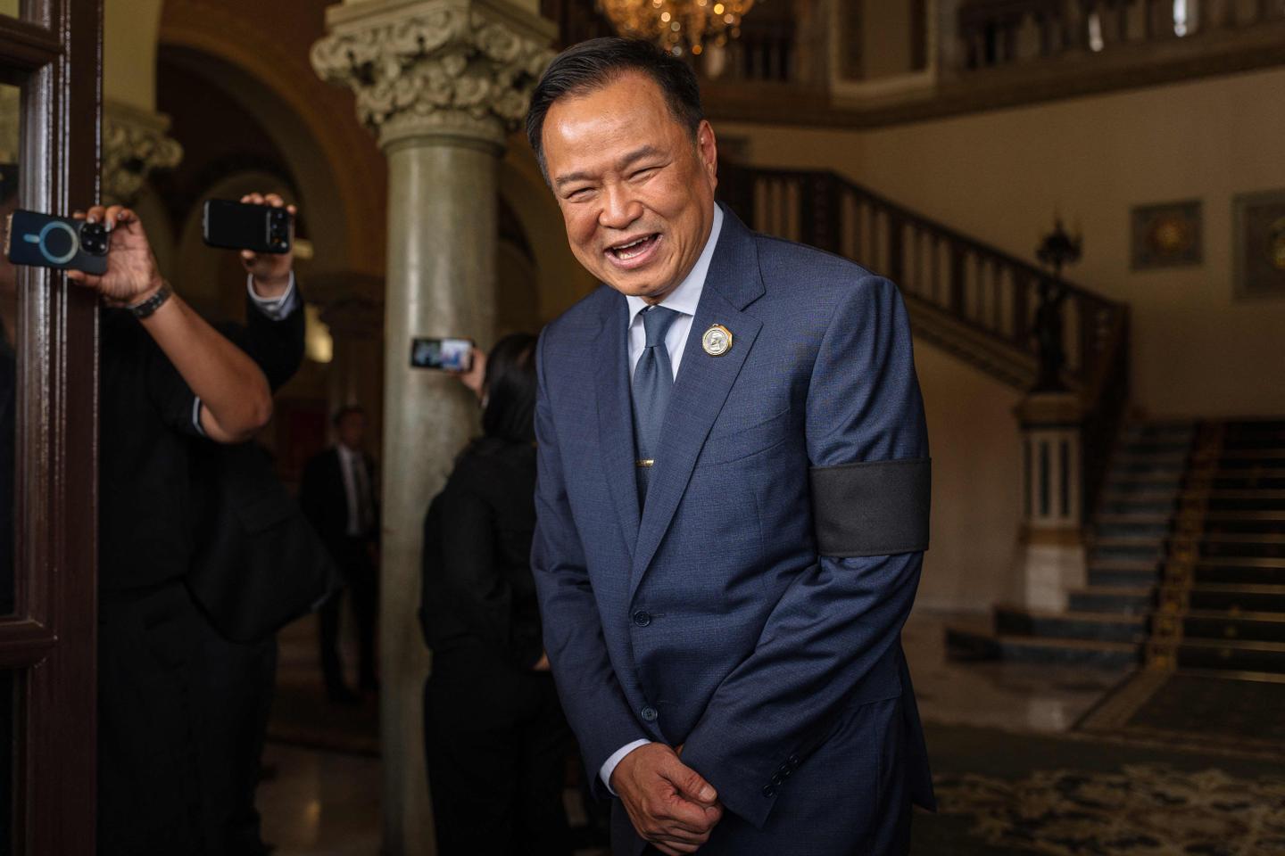 En Thaïlande, le camp conservateur crée la surprise en remportant les élections