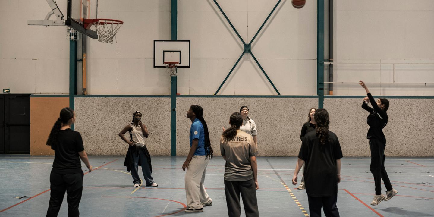 Le sport à l'adolescence : un défi majeur pour les filles face aux garçons
