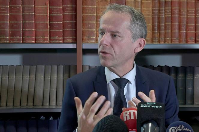 Une capture vidéo d’AFP-TV montre le procureur de la République de Grenoble, Etienne Manteaux, lors d’une conférence de presse à Grenoble (Isère), le 10 février 2026.