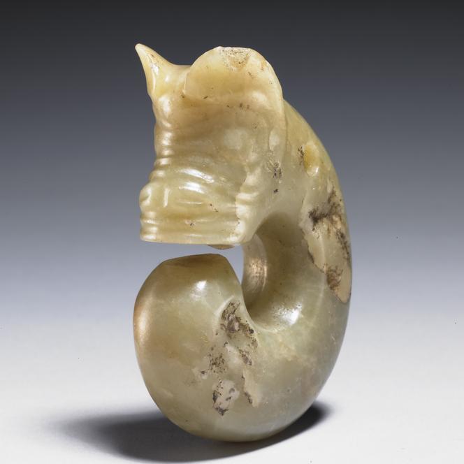 Un dragon-cochon de jade, fin de la culture de Hongshan (4700-2900 avant notre ère).
