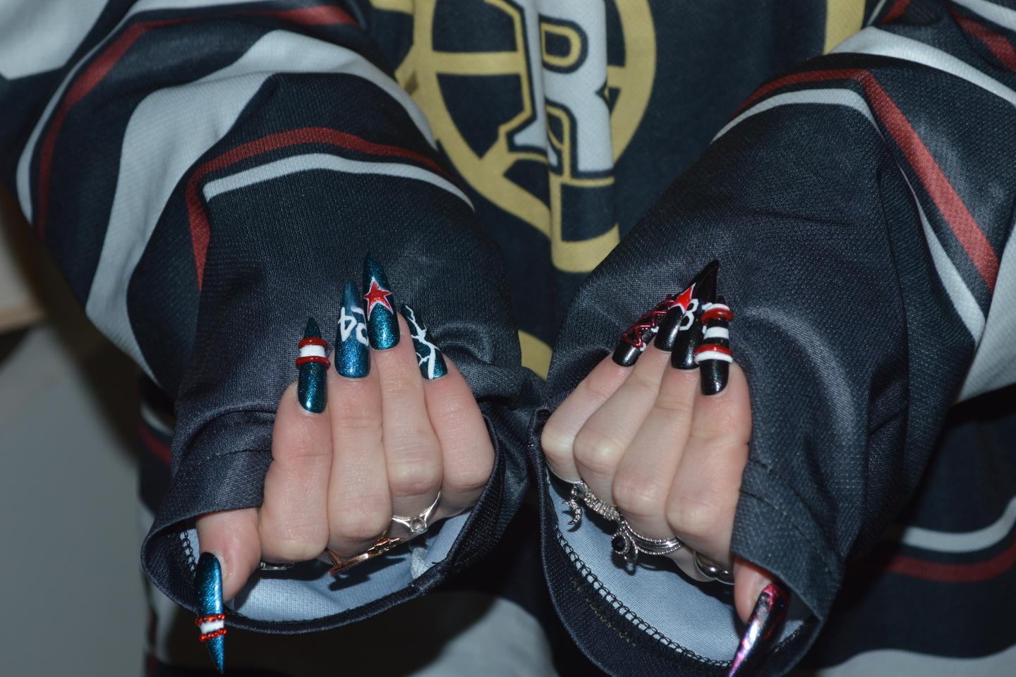 « Heated Rivalry » a déjà ses fans en France : « C’est agaçant de voir la série résumée à une histoire de fesses »