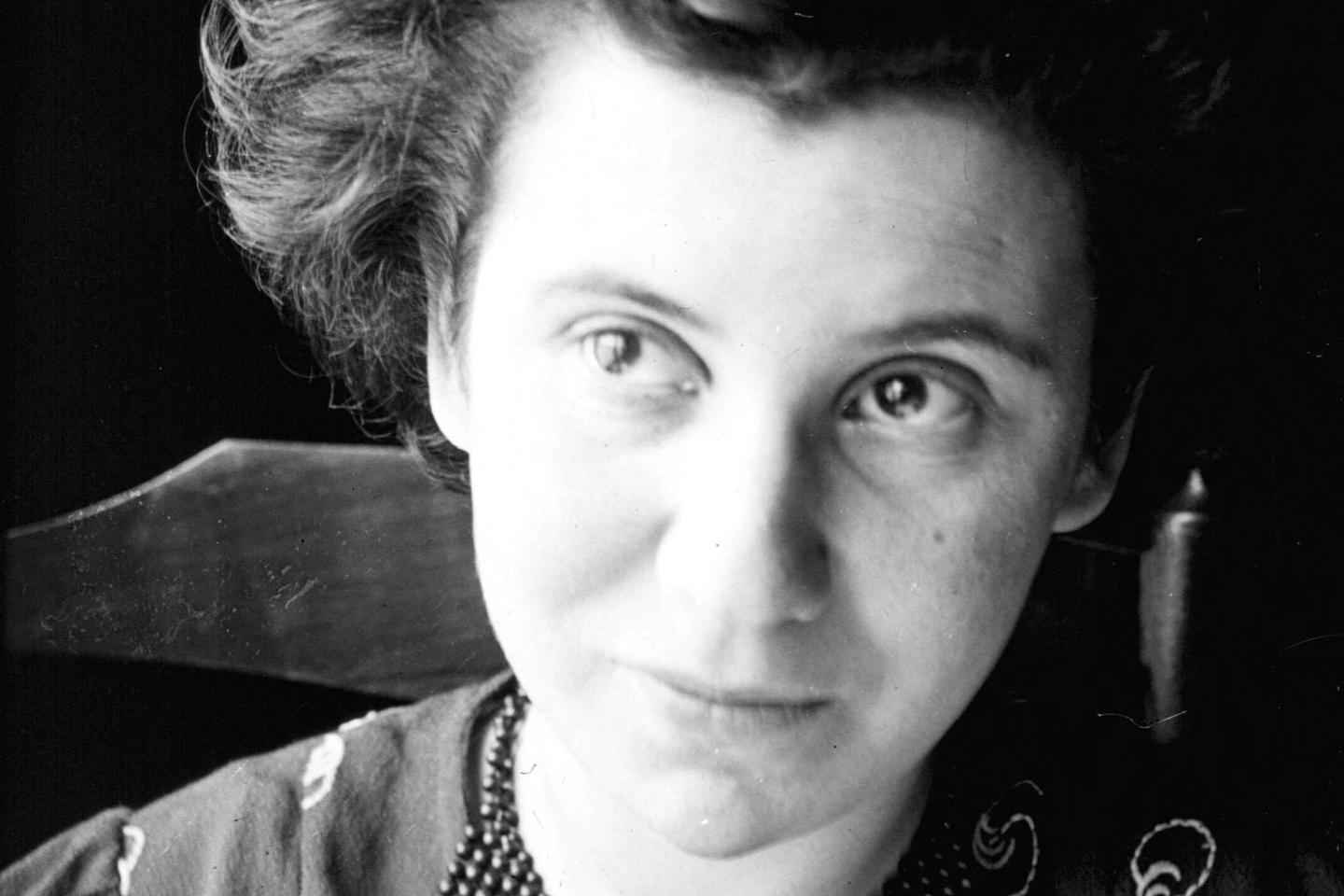 « Etty Hillesum, la vie comme principe d’espérance », sur France Inter : Laure Adler fait résonner, dans un podcast, la vie bouleversée d’une victime d’Auschwitz