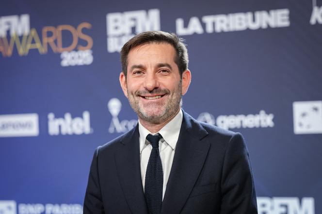 Jean-Christophe Tortora, directeur général délégué de CMA Média, chargé des relations extérieures et du pôle presse, lors de la 21ᵉ cérémonie des BFM Awards, au Grand Palais, à Paris, le 2&nbsp;décembre&nbsp;2025.