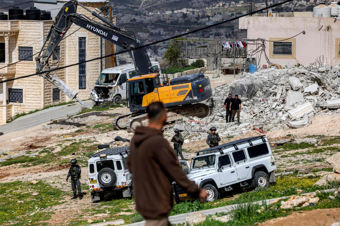 « Vers une annexion de facto », « une dépossession des Palestiniens » : les critiques se multiplient contre le plan d’Israël pour étendre son contrôle sur la Cisjordanie