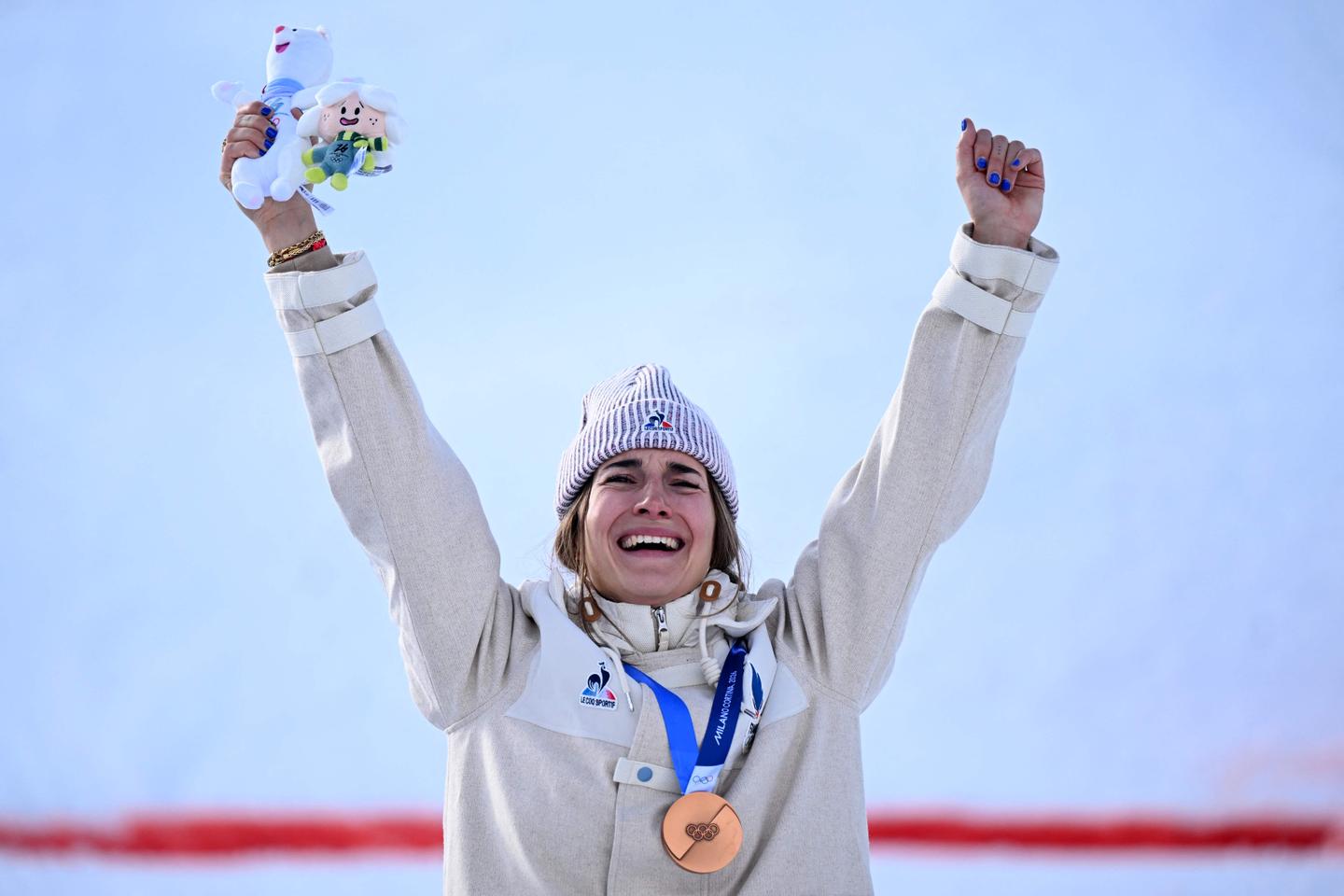 JO 2026 : un triomphe en danse sur glace, un doublé historique au biathlon, du bronze au ski de bosses… le résumé du mercredi 11 février