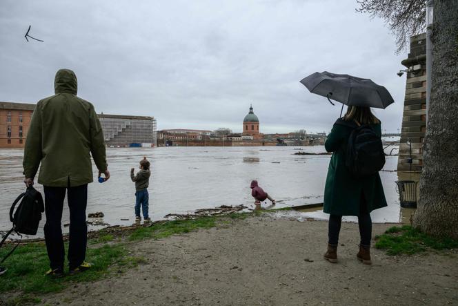 La Garonne, dont le niveau est monté après les fortes pluies, à Toulouse, le 11 février 2026.