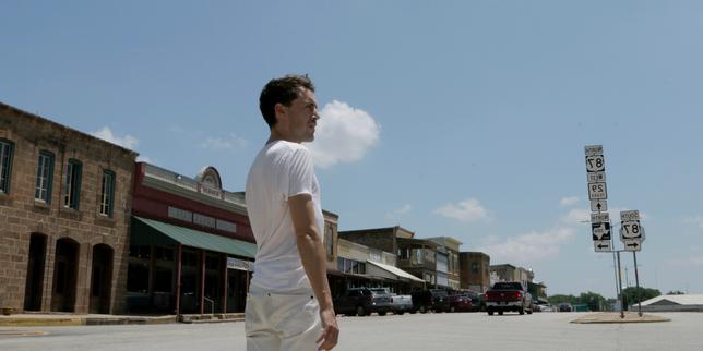 Dans « Aime-moi », Fabien Ducommun parcourt sa vie et les Etats-Unis au rythme de chansons de crooners