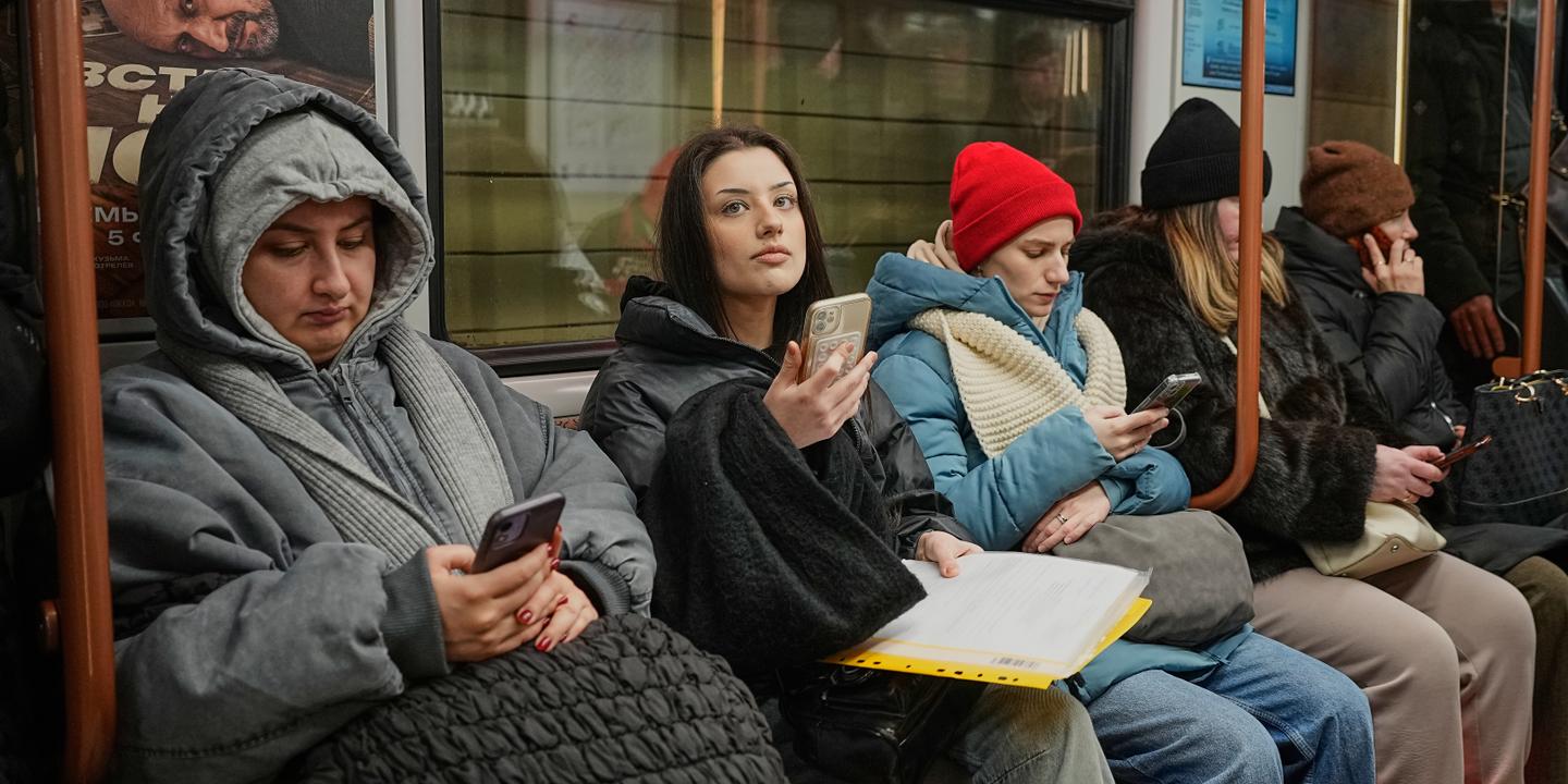 Colère à la Douma après le blocage de WhatsApp et Telegram en Russie