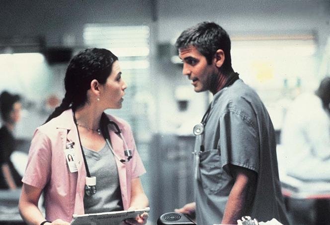 Julianna Margulies (Carol Hathaway) et George Clooney (Douglas Ross) dans la série « Urgences », créée par Michael Crichton.