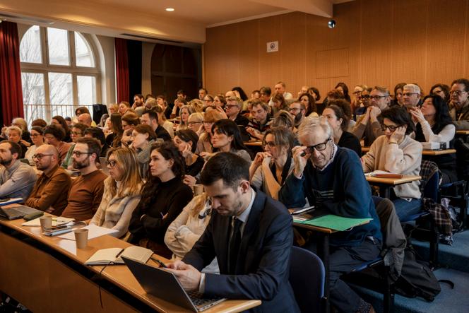 Des directrices et directeurs d’école en formation à l’Inspé Batignolles, à Paris, le 22 janvier 2026. 