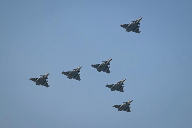 Un escadron de Rafale indiens, lors d’une parade à New Delhi (Inde), le 26&nbsp;janvier 2026.