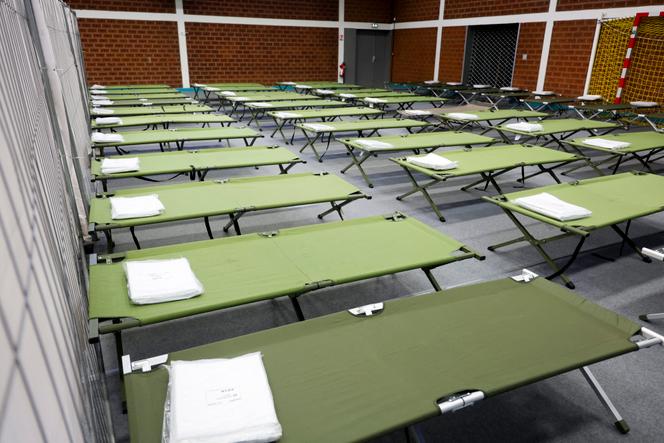 Un gymnase aménagé en hébergement d’urgence, à Strasbourg, le 19 décembre 2025.