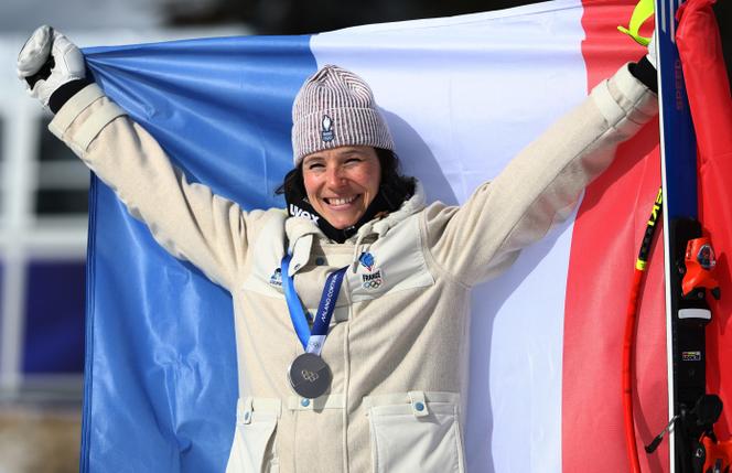 La skieuse française Romane Miradoli après l’épreuve de super-G, à Cortina d’Ampezzo (Italie), le 12&nbsp;février 2026. 