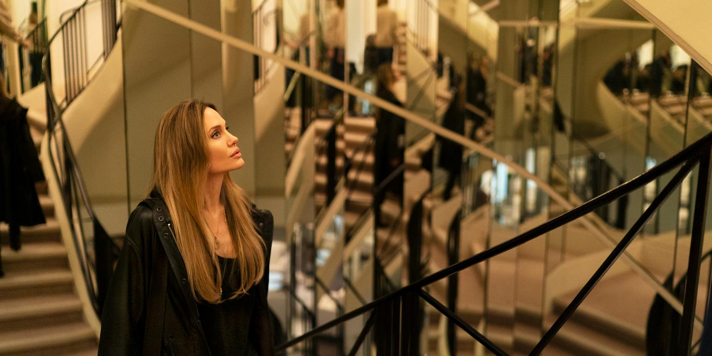 Alice Winocour explore la mode et la maladie dans 'Coutures' avec Angelina Jolie