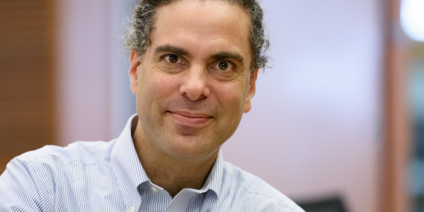 Jonathan Kimmelman alerte sur les risques des autorisations précoces de médicaments