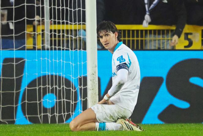 Le capitaine marseillais Leonardo Balerdi lors de la déroute de son équipe sur la pelouse du Club Bruges en Ligue des champions, le 28&nbsp;janvier 2026.