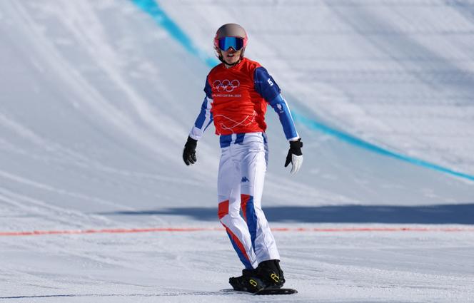 Chloé Trespeuch à l’issue du huitième de finale de snowboardcross à Livigno, le 13 février 2026.