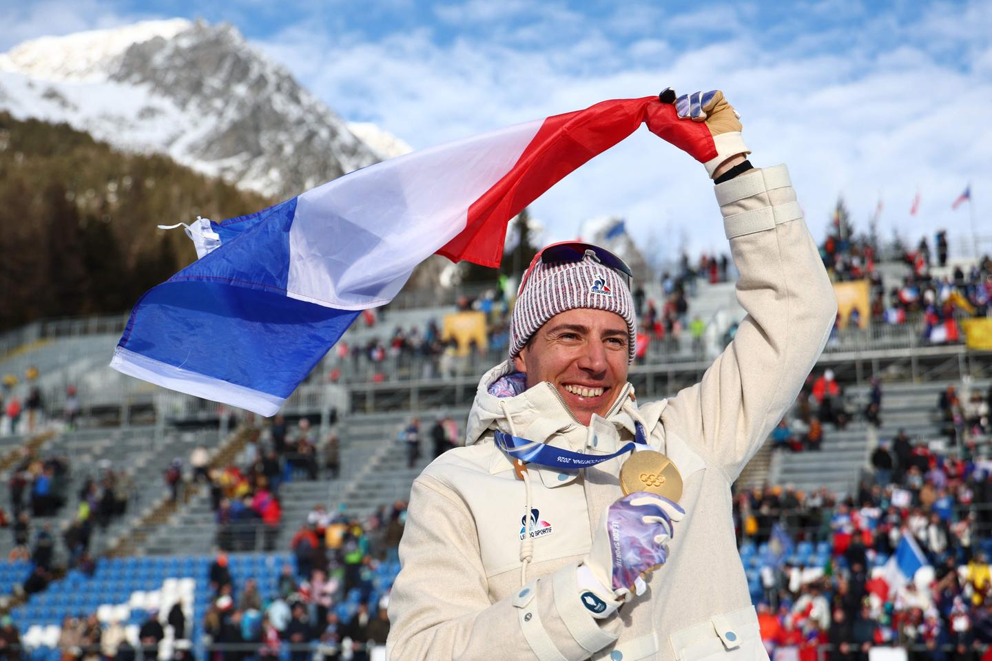 Biathlon aux JO 2026 : Quentin Fillon Maillet médaillé d’or sur le sprint, un nouveau sacre pour le « collectionneur »