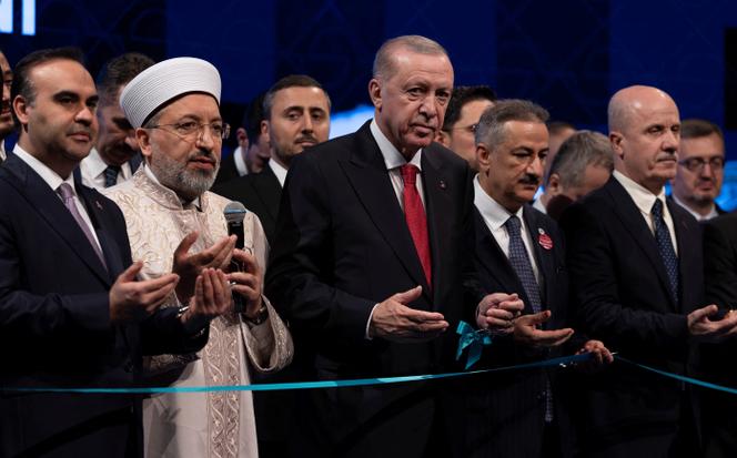 Le président turc, Recep Tayyip Erdogan, pendant une prière à l’Université du Bosphore, à Istanbul, le 13&nbsp;février 2026.