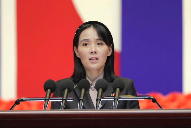 Kim Yo-jong lors d’une réunion nationale, à Pyongyang, en Corée du Nord. Photo fournie par le gouvernement nord-coréen, le 10&nbsp;août&nbsp;2022.