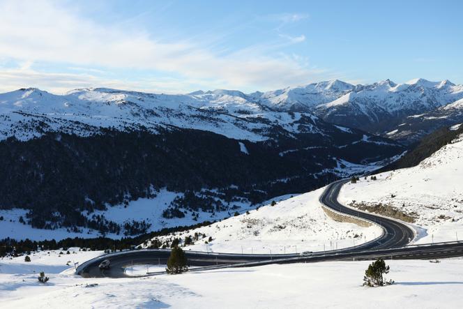 A Encamp, sur la route en direction d’Andorre-la-Vieille, le 30&nbsp;novembre 2022.