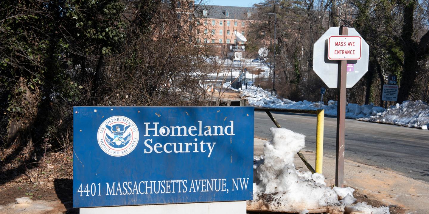 Etats-Unis : les réfugiés sans statut de résident permanent menacés de détention selon de nouvelles directives de l’administration Trump