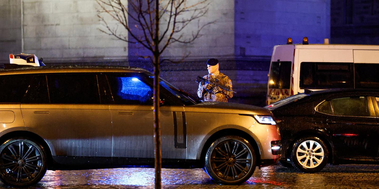 Un homme armé d'un couteau neutralisé par des gendarmes sous l'Arc de triomphe à Paris