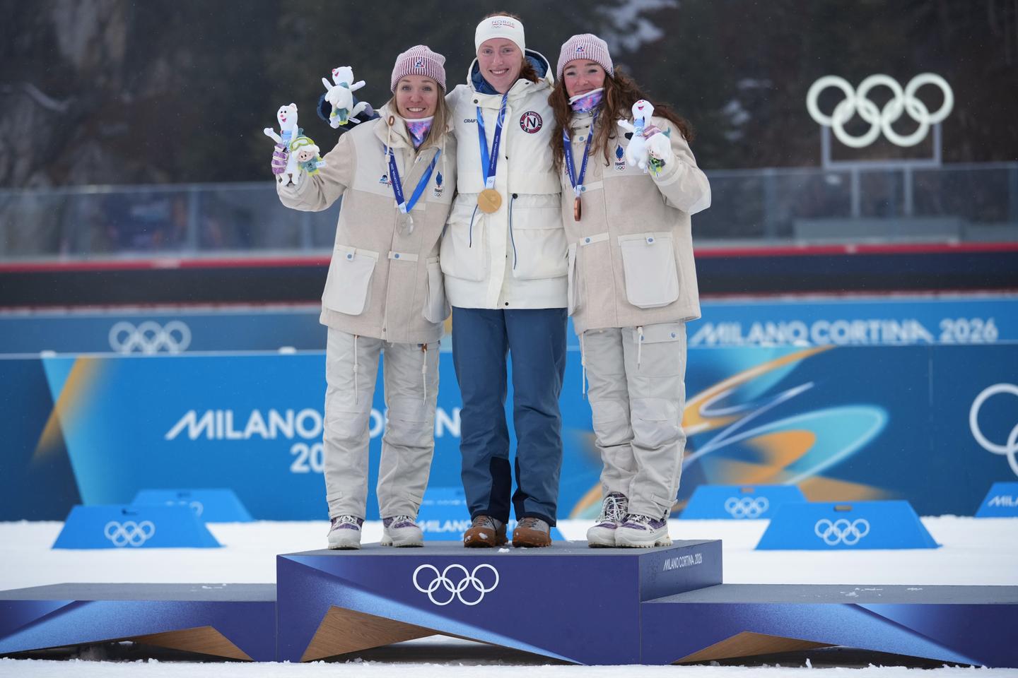 Maren Kirkeeide s’impose sur le sprint et prive les Bleues du biathlon d’un nouveau doublé aux JO 2026