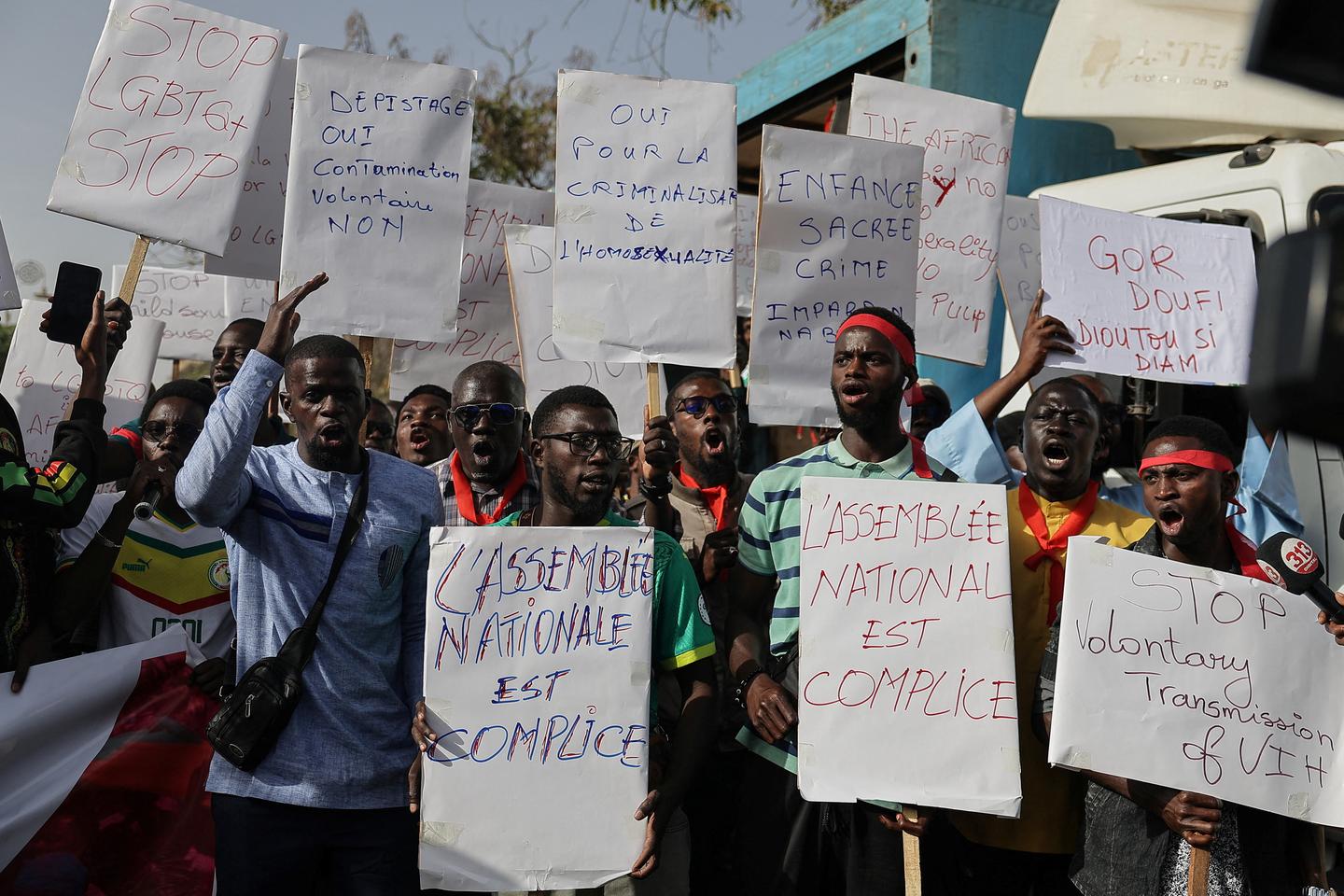 « Aidez-moi à sortir de cet enfer » : au standard de Stop Homophobie, la détresse des homosexuels sénégalais