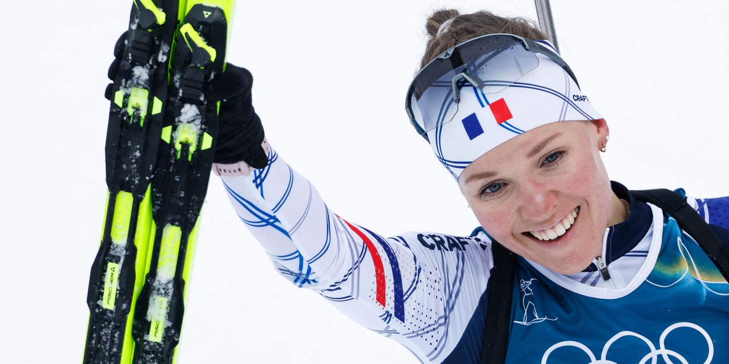 les biathlètes Océane Michelon et Lou Jeanmonnot sur le podium du sprint, l’or pour la Norvégienne Maren Kirkeeide les biathlètes Océane Michelon et Lou Jeanmonnot sur le podium du sprint, l’or pour la Norvégienne Maren Kirkeeide