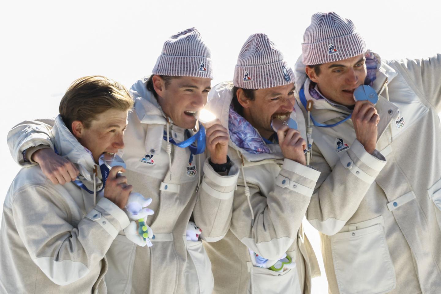 JO 2026 : la France égale son record de médailles aux Jeux d’hiver, le Norvégien Johannes Klaebo poursuit sa moisson… Le résumé du dimanche 15 février