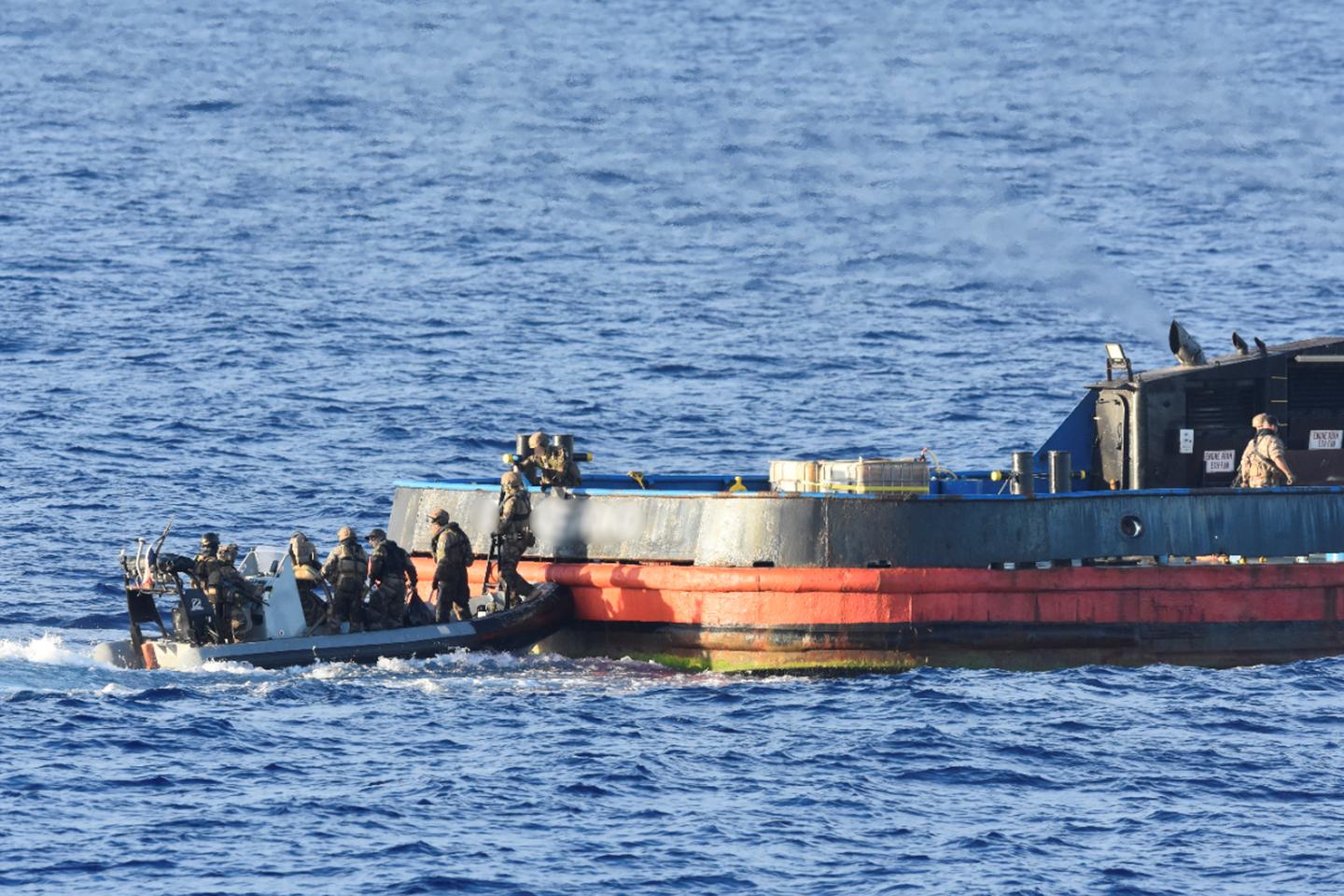 La Marine nationale saisit 2,4 tonnes de cocaïne en Polynésie La Marine nationale saisit 2,4 tonnes de cocaïne en Polynésie