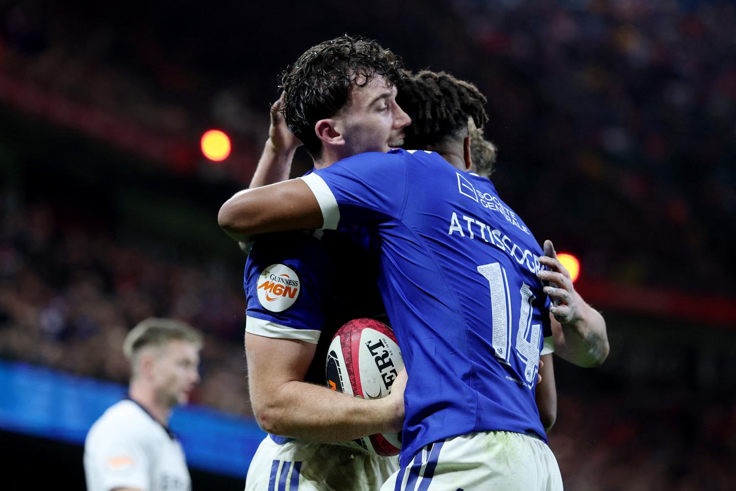 Le XV de France continue son sans-faute dans le Tournoi des six nations en battant facilement le Pays de Galles