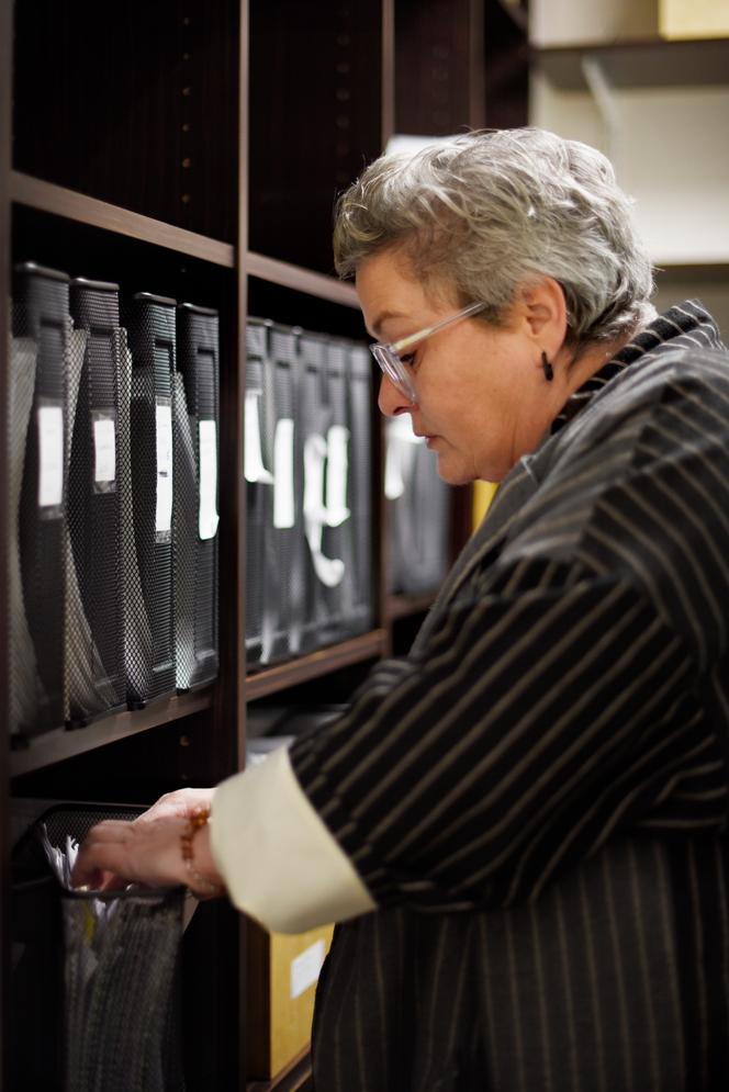 Aliette Caron, agente polyvalente des accueils uniques et officière d'état civil à la mairie de Rouen, le 4&nbsp;février 2026.