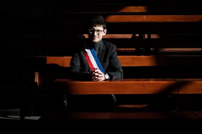 Hugo Biolley, maire de la commune de Vinzieux (Ardèche) et étudiant à Sciences Po Grenoble, à Saint-Martin-d’Hères (Isère), le 8&nbsp;février&nbsp;2022.