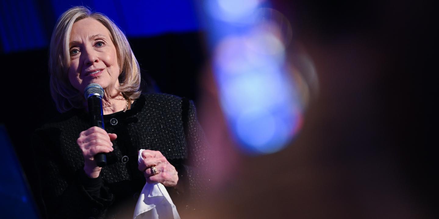 Hillary Clinton accuse Trump de dissimulation dans l'affaire Epstein