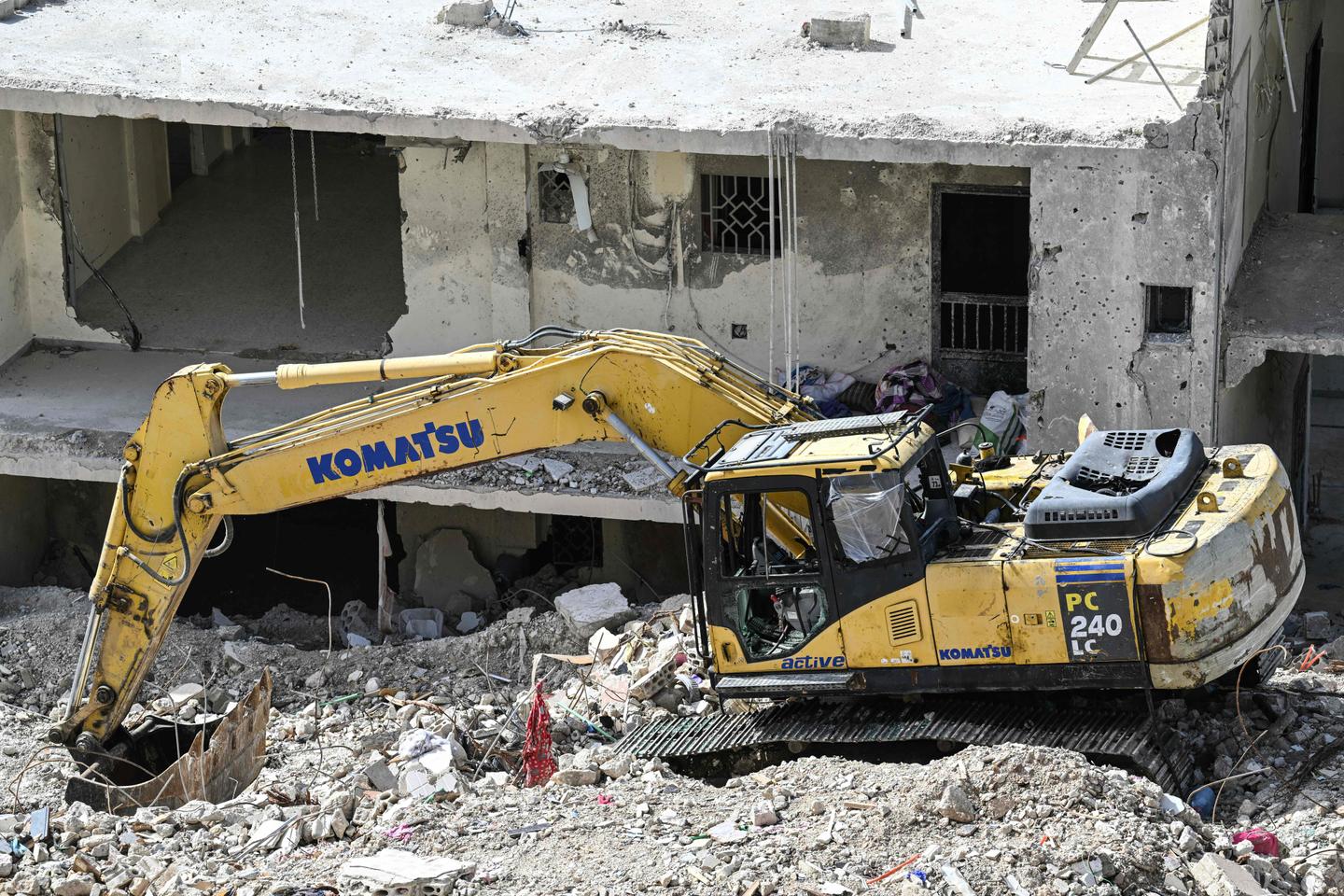 Liban : l’armée israélienne bombarde la vallée de la Bekaa et un camp de réfugiés palestiniens dans le sud Liban : l’armée israélienne bombarde la vallée de la Bekaa et un camp de réfugiés palestiniens dans le sud