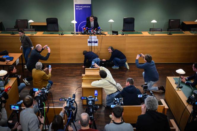 O promotor de Lyon, Thierry Dran, durante a coletiva de imprensa sobre a investigação da morte de Quentin Deranque, no tribunal de Lyon, em 16 de fevereiro de 2026.