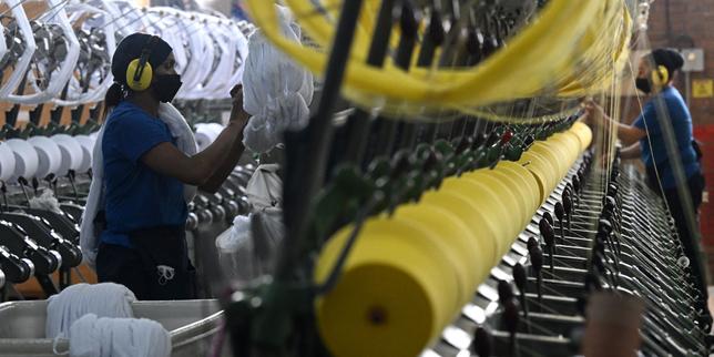 En Colombie, le salaire minimum devient un enjeu électoral, à trois mois de l’élection présidentielle