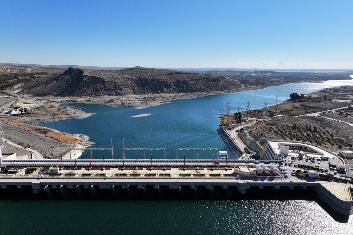 Dans le nord de la Syrie, le barrage de Tichrine, la forteresse qui a résisté aux remous de la guerre civile