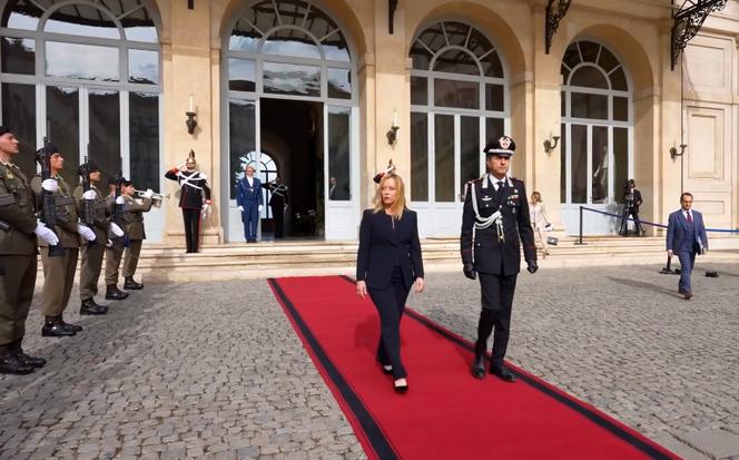 Giorgia Meloni durante sua posse em outubro de 2022, imagem retirada do documentário “Giorgia Meloni and the Gull Clan”, de Barbara Conforti e Eric Jozsef.