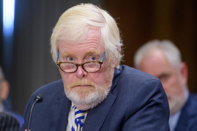 Brent Bozell, devant la commission des affaires étrangères du Sénat américain au sujet de sa nomination comme ambassadeur des Etats-Unis en Afrique du Sud, au Capitole, à Washington, le 23&nbsp;octobre 2025. 