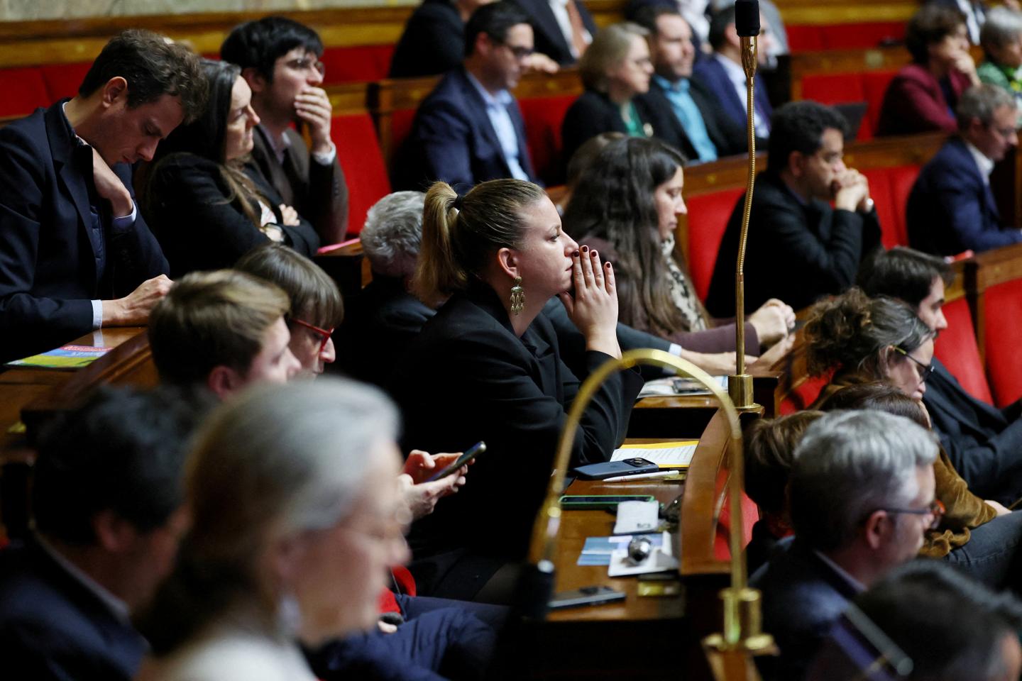 Mort de Quentin Deranque : les images des échanges tendus entre Sébastien Lecornu et Mathilde Panot