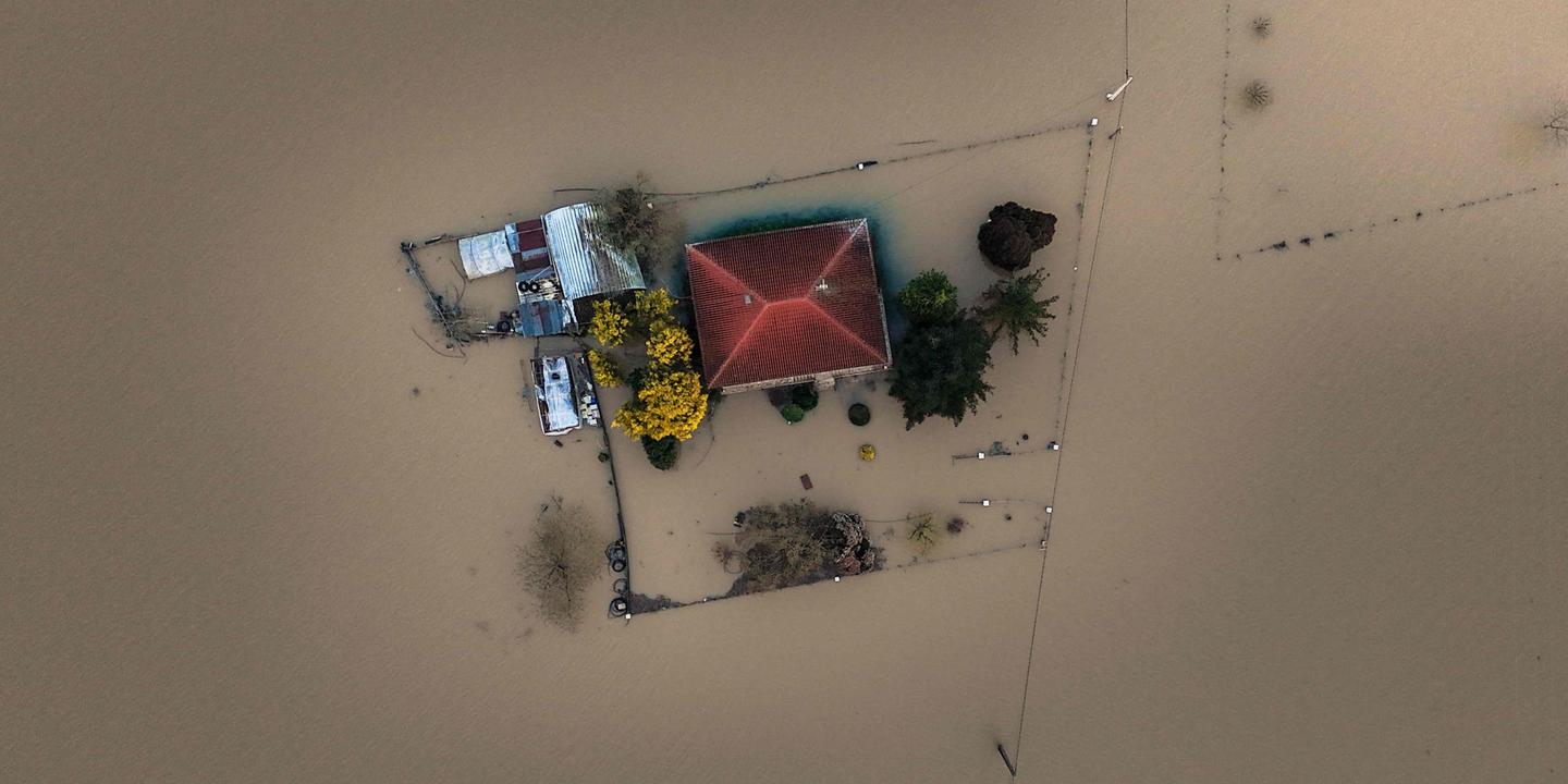 le Maine-et-Loire, la Gironde et le Lot-et-Garonne maintenus en vigilance rouge ; des dizaines de milliers de foyers sans électricité